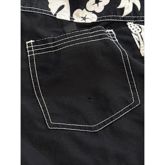 Harley-Davidson Honolulu board shorts black and white floral pattern Size 13 - Picture 7 of 7